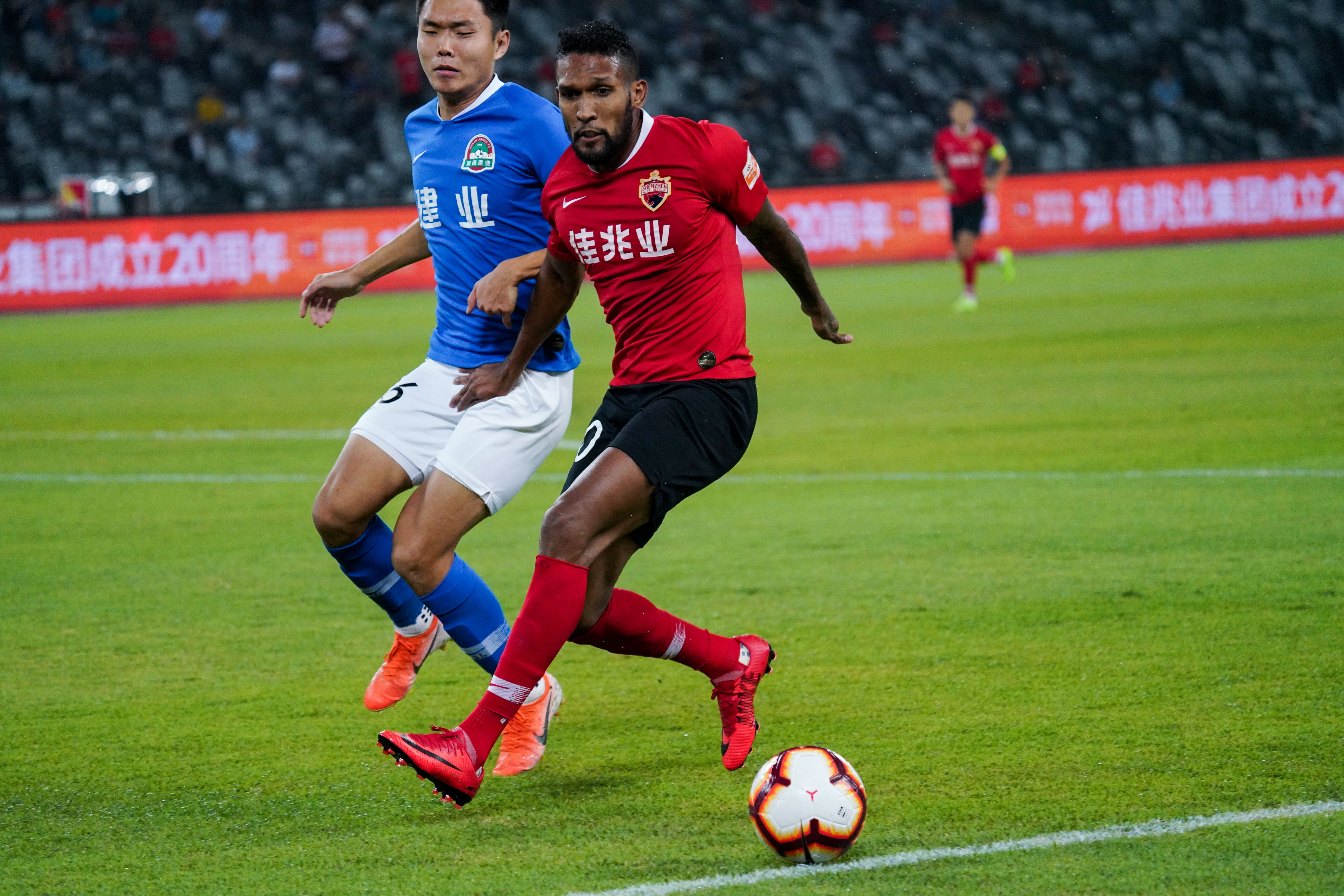 建业战胜深圳佳兆业，势如破竹连胜状态嘉奖